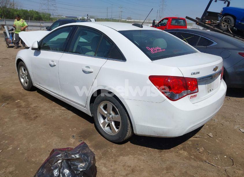 Photo 3 of 2015 Chevrolet Cruze 1LT AUTO (VIN 1G1PC5SB4F7277616)