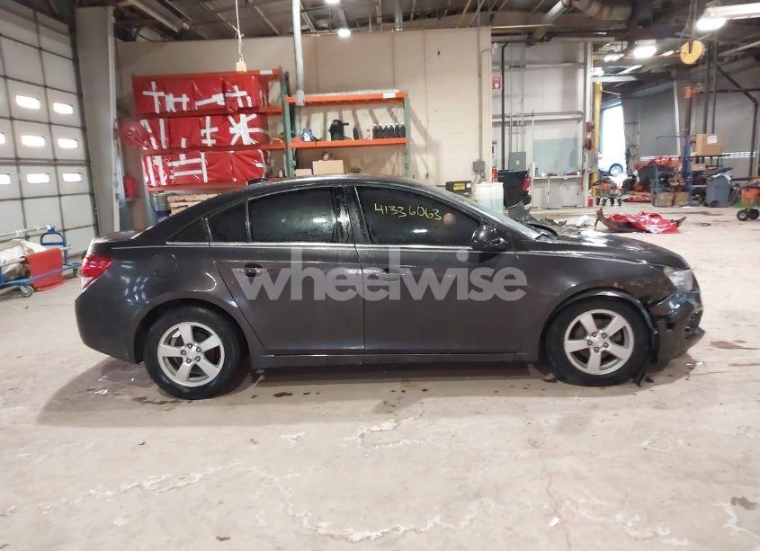 Photo 13 of 2015 Chevrolet Cruze 1LT AUTO (VIN 1G1PC5SB4F7279964)