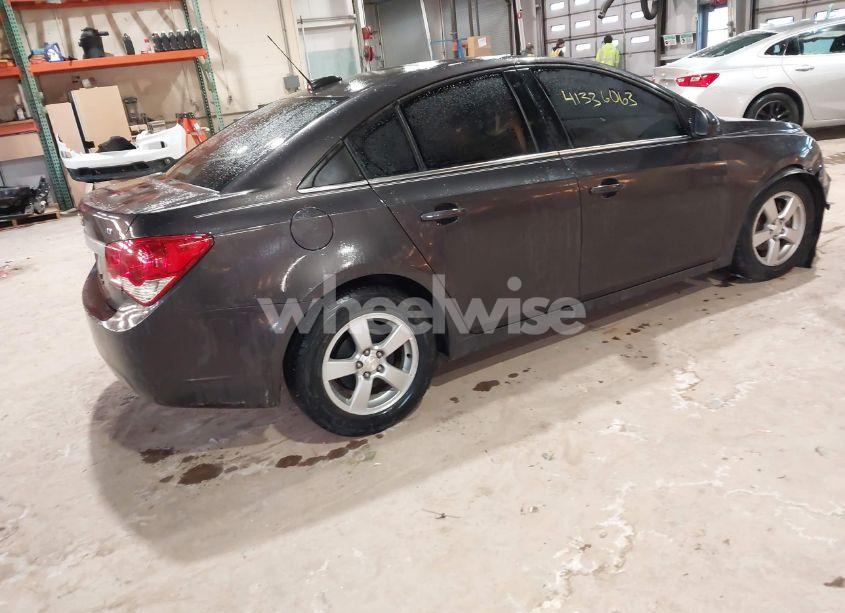 Photo 4 of 2015 Chevrolet Cruze 1LT AUTO (VIN 1G1PC5SB4F7279964)