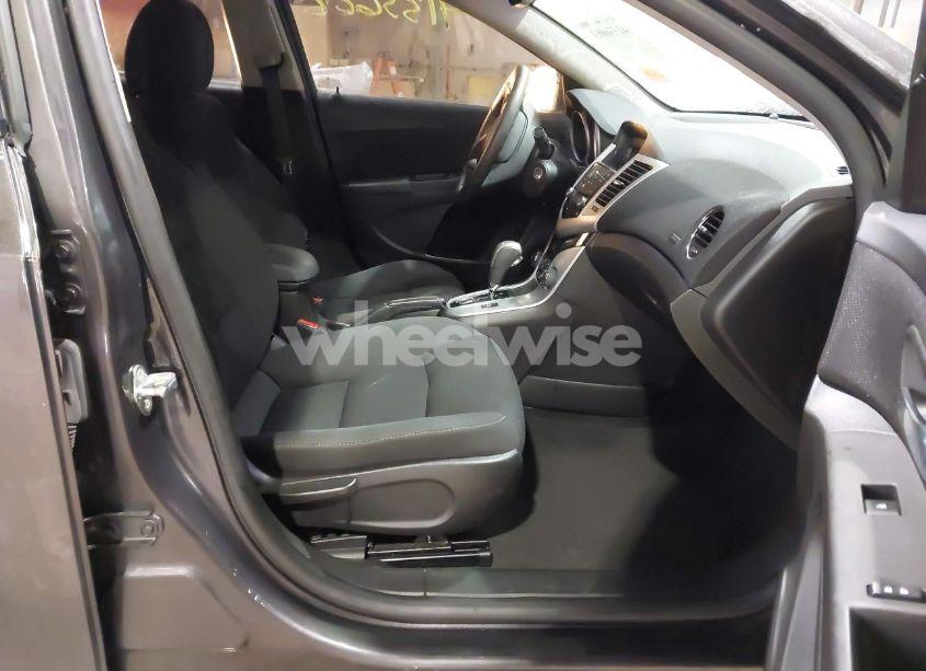 Photo 5 of 2015 Chevrolet Cruze 1LT AUTO (VIN 1G1PC5SB4F7279964)