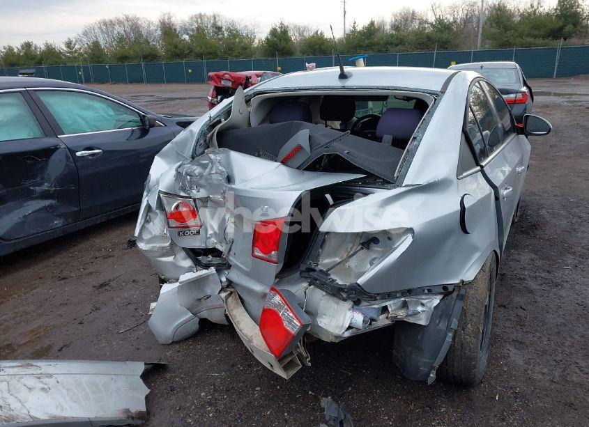 Photo 4 of 2013 Chevrolet Cruze 1LT AUTO (VIN 1G1PC5SB5D7104166)