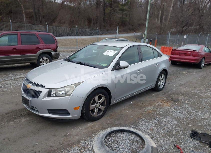 Photo 2 of 2013 Chevrolet Cruze 1LT AUTO (VIN 1G1PC5SB5D7187288)