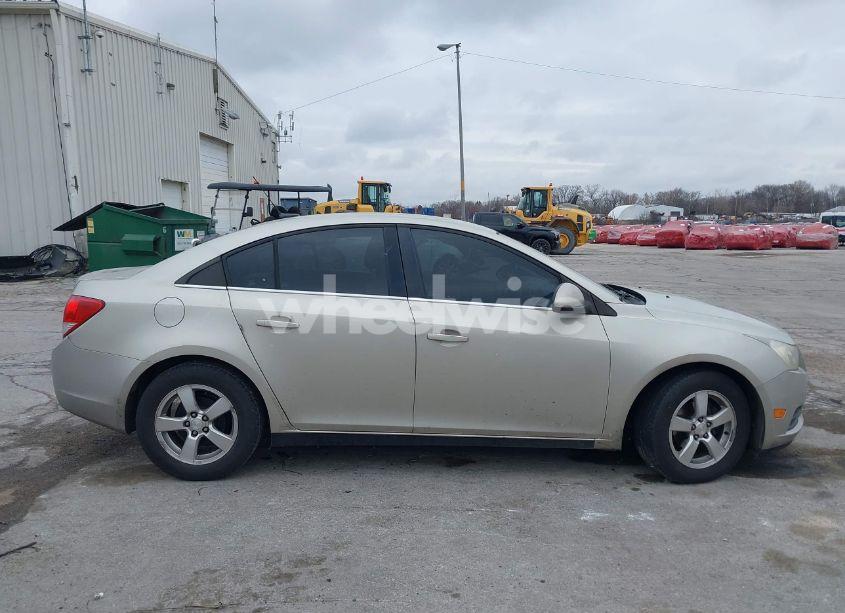 Photo 13 of 2013 Chevrolet Cruze 1LT AUTO (VIN 1G1PC5SB5D7234464)