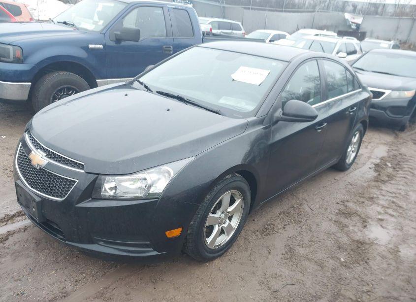 Photo 2 of 2013 Chevrolet Cruze 1LT AUTO (VIN 1G1PC5SB5D7323502)