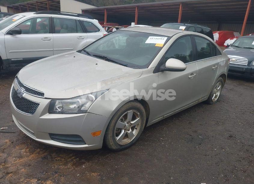 Photo 2 of 2014 Chevrolet Cruze 1LT AUTO (VIN 1G1PC5SB5E7101463)