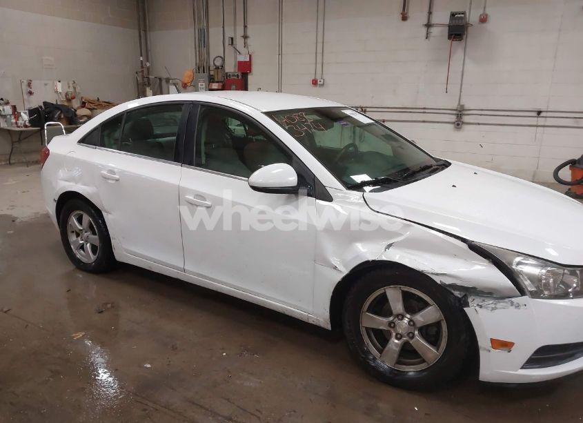 Photo 6 of 2014 Chevrolet Cruze 1LT AUTO (VIN 1G1PC5SB5E7174400)