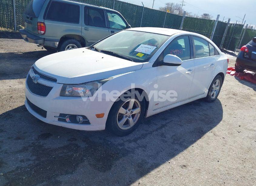 Photo 2 of 2014 Chevrolet Cruze 1LT AUTO (VIN 1G1PC5SB5E7190497)