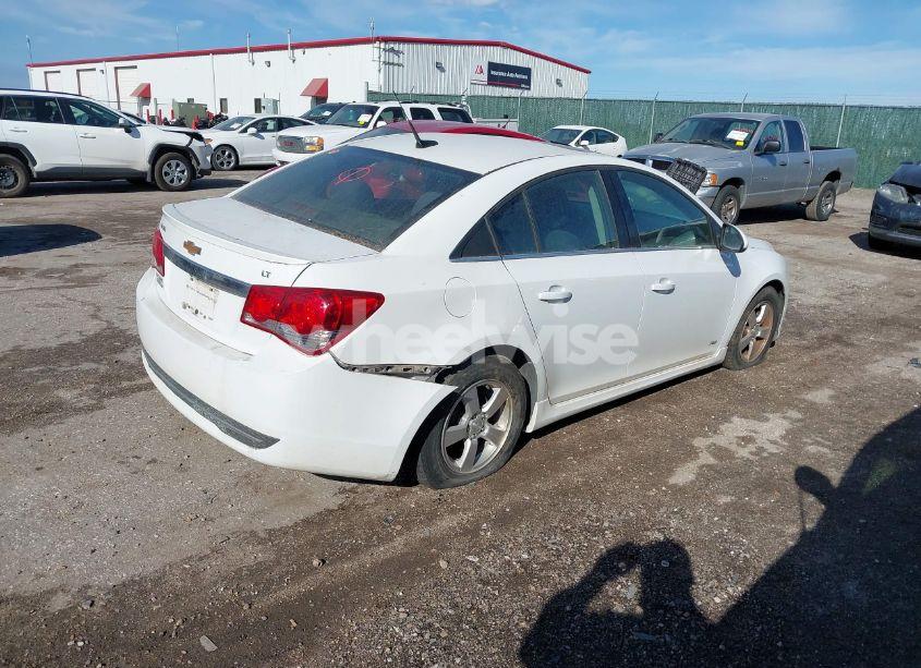 Photo 4 of 2014 Chevrolet Cruze 1LT AUTO (VIN 1G1PC5SB5E7190497)