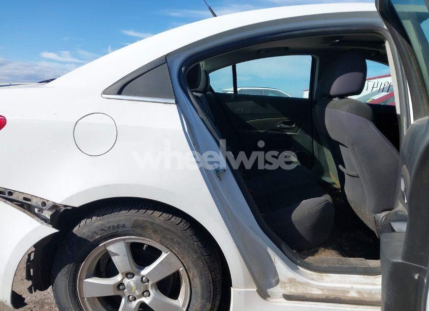 Photo 8 of 2014 Chevrolet Cruze 1LT AUTO (VIN 1G1PC5SB5E7190497)