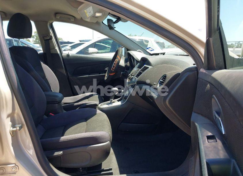 Photo 5 of 2014 Chevrolet Cruze 1LT AUTO (VIN 1G1PC5SB5E7221277)