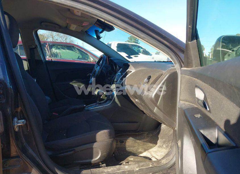 Photo 5 of 2014 Chevrolet Cruze 1LT AUTO (VIN 1G1PC5SB5E7267286)