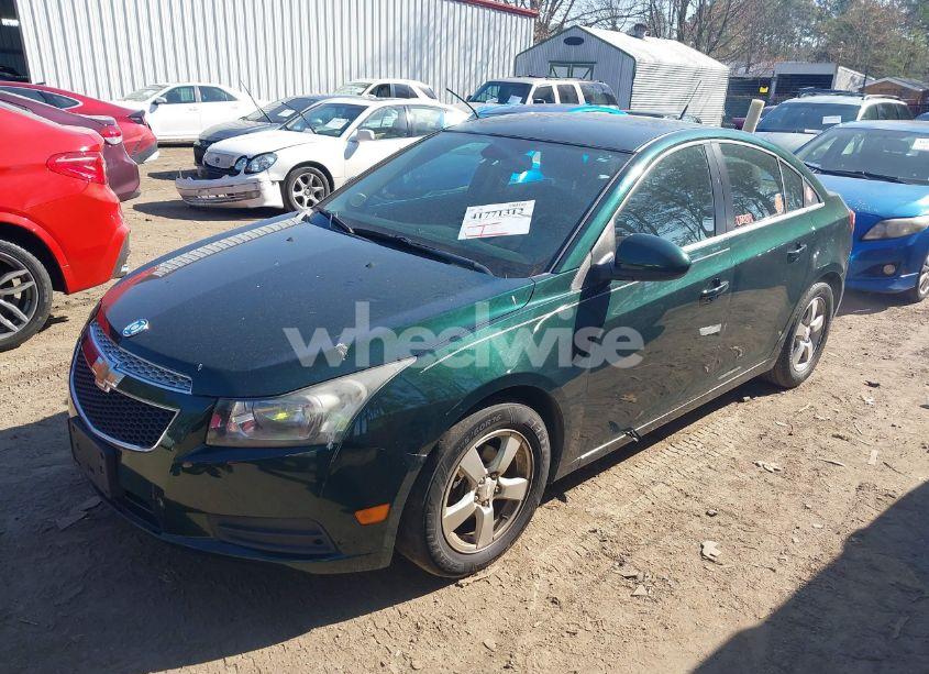 Photo 2 of 2014 Chevrolet Cruze 1LT AUTO (VIN 1G1PC5SB5E7278630)