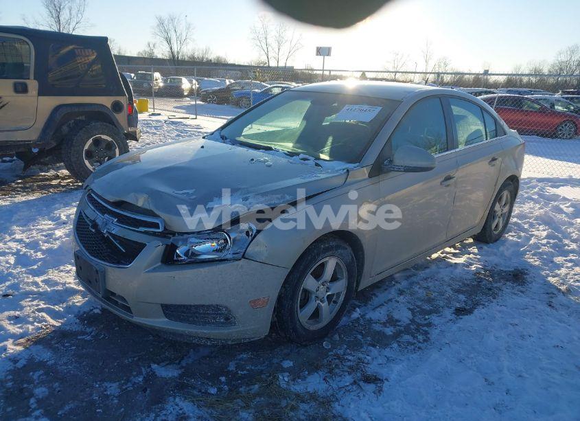 Photo 2 of 2014 Chevrolet Cruze 1LT AUTO (VIN 1G1PC5SB5E7345596)