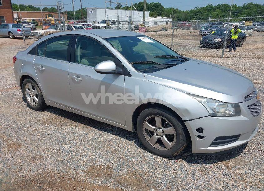 2014 Chevrolet Cruze 1LT AUTO (VIN 1G1PC5SB5E7439235) main photo