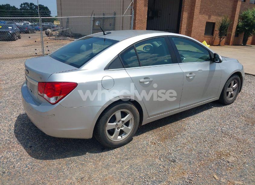 Photo 4 of 2014 Chevrolet Cruze 1LT AUTO (VIN 1G1PC5SB5E7439235)