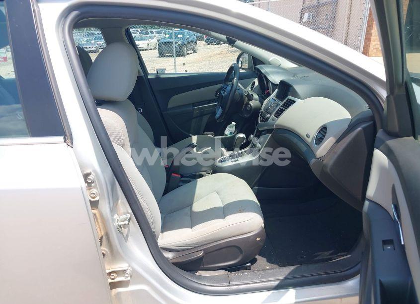 Photo 5 of 2014 Chevrolet Cruze 1LT AUTO (VIN 1G1PC5SB5E7439235)