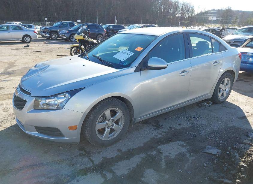 Photo 2 of 2014 Chevrolet Cruze 1LT AUTO (VIN 1G1PC5SB5E7467892)