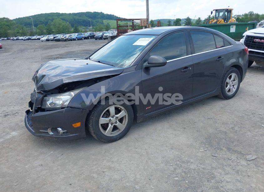 Photo 2 of 2014 Chevrolet Cruze 1LT AUTO (VIN 1G1PC5SB5E7476317)