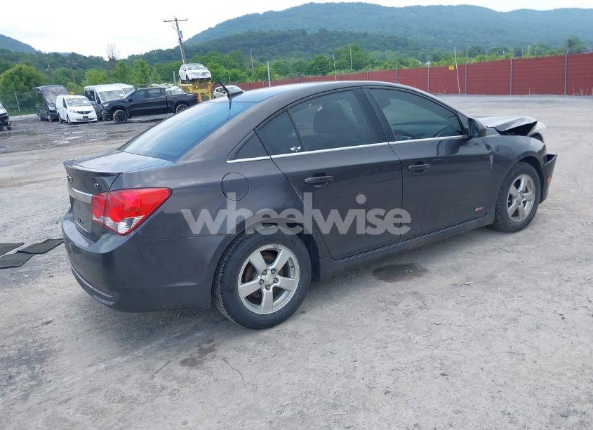 Photo 4 of 2014 Chevrolet Cruze 1LT AUTO (VIN 1G1PC5SB5E7476317)