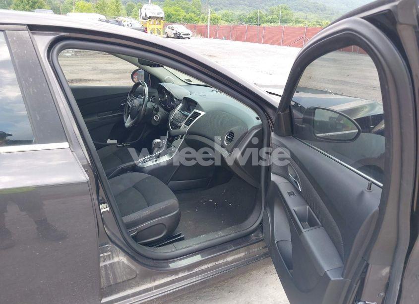 Photo 5 of 2014 Chevrolet Cruze 1LT AUTO (VIN 1G1PC5SB5E7476317)