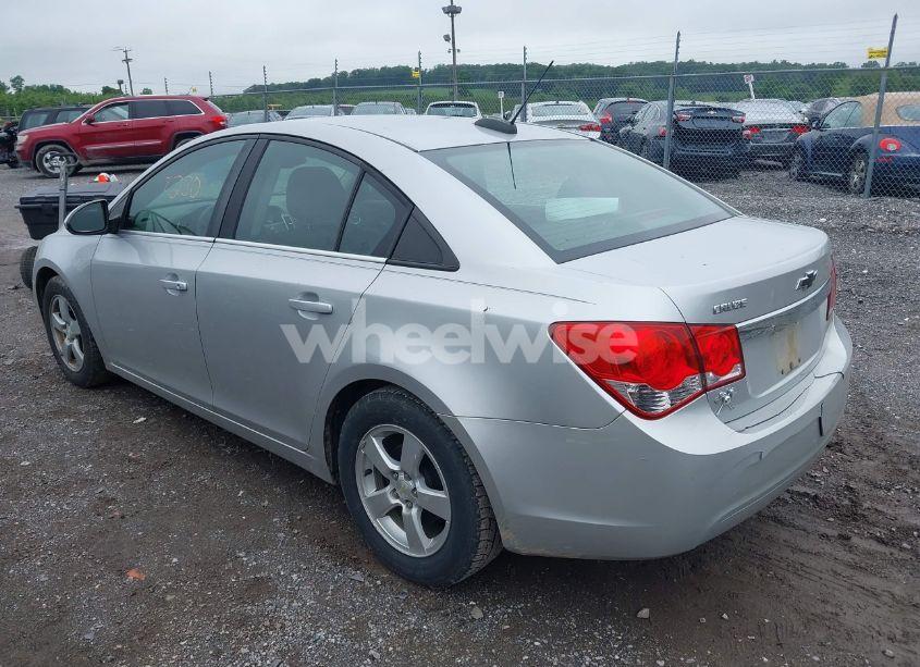 Photo 3 of 2015 Chevrolet Cruze 1LT AUTO (VIN 1G1PC5SB5F7112206)