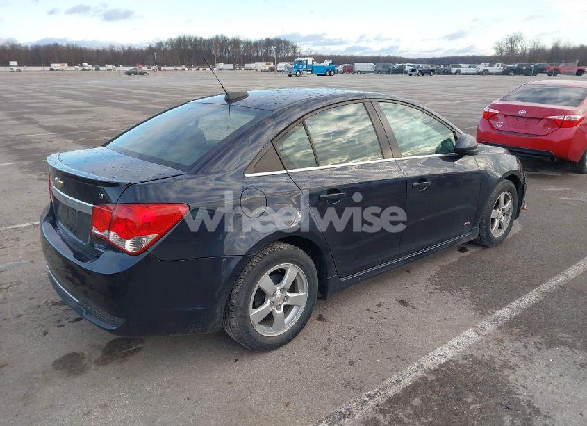Photo 4 of 2015 Chevrolet Cruze 1LT AUTO (VIN 1G1PC5SB5F7116529)