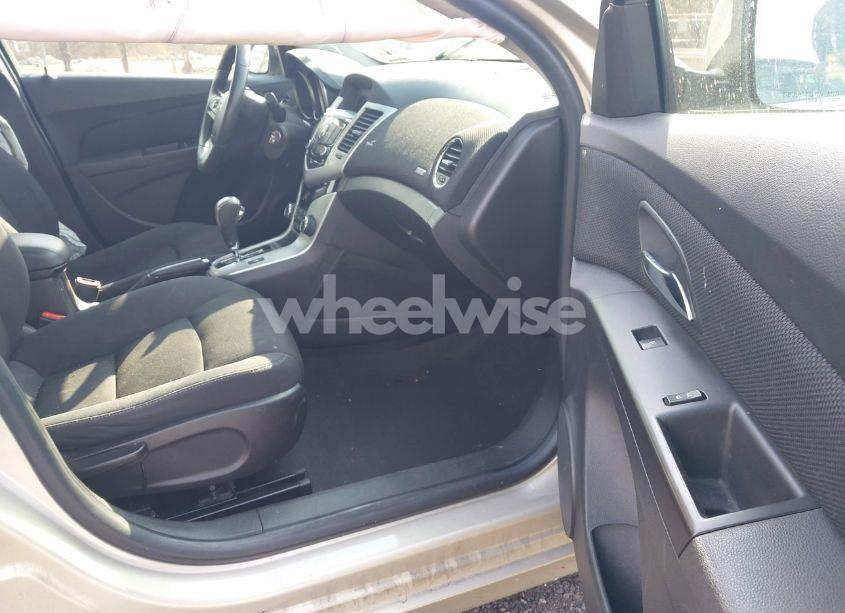 Photo 5 of 2015 Chevrolet Cruze 1LT AUTO (VIN 1G1PC5SB5F7174141)