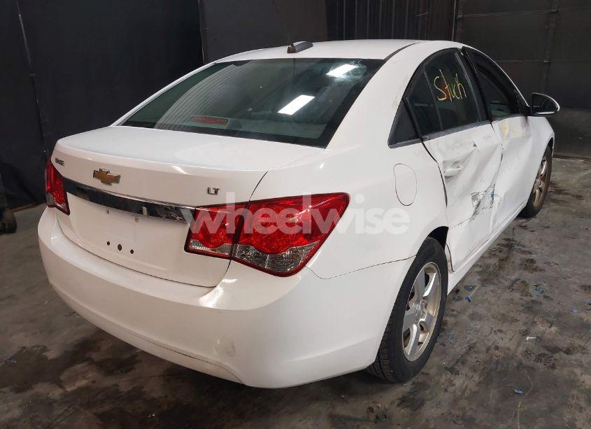 Photo 4 of 2015 Chevrolet Cruze 1LT AUTO (VIN 1G1PC5SB5F7207980)
