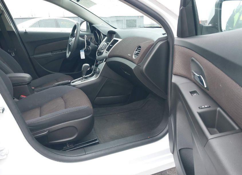 Photo 4 of 2015 Chevrolet Cruze 1LT AUTO (VIN 1G1PC5SB5F7208689)