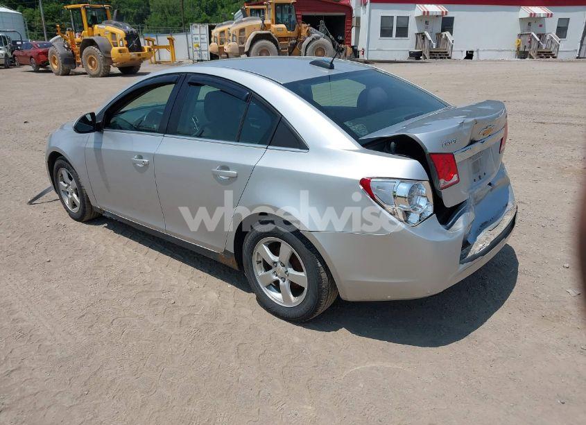 Photo 3 of 2015 Chevrolet Cruze 1LT AUTO (VIN 1G1PC5SB5F7209020)