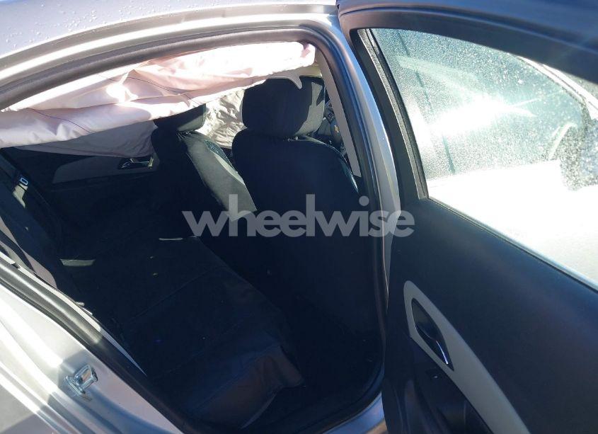 Photo 8 of 2015 Chevrolet Cruze 1LT AUTO (VIN 1G1PC5SB5F7237643)