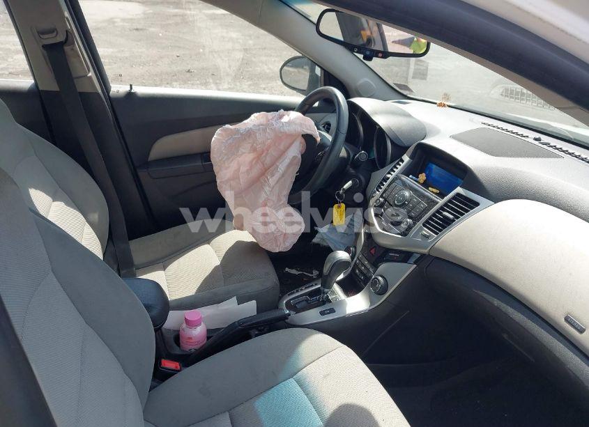 Photo 5 of 2015 Chevrolet Cruze 1LT AUTO (VIN 1G1PC5SB5F7246679)