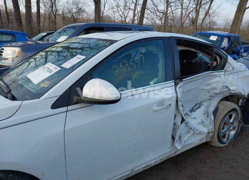 Photo 13 of 2015 Chevrolet Cruze 1LT AUTO (VIN 1G1PC5SB5F7253597)