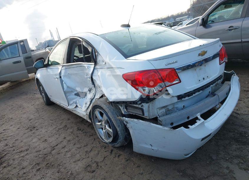 Photo 3 of 2015 Chevrolet Cruze 1LT AUTO (VIN 1G1PC5SB5F7253597)