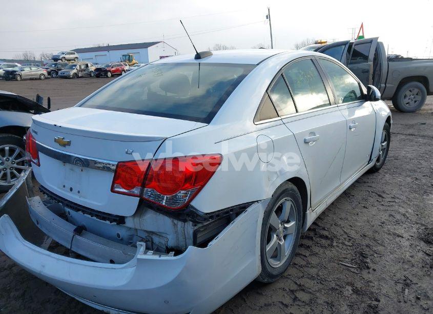 Photo 4 of 2015 Chevrolet Cruze 1LT AUTO (VIN 1G1PC5SB5F7253597)