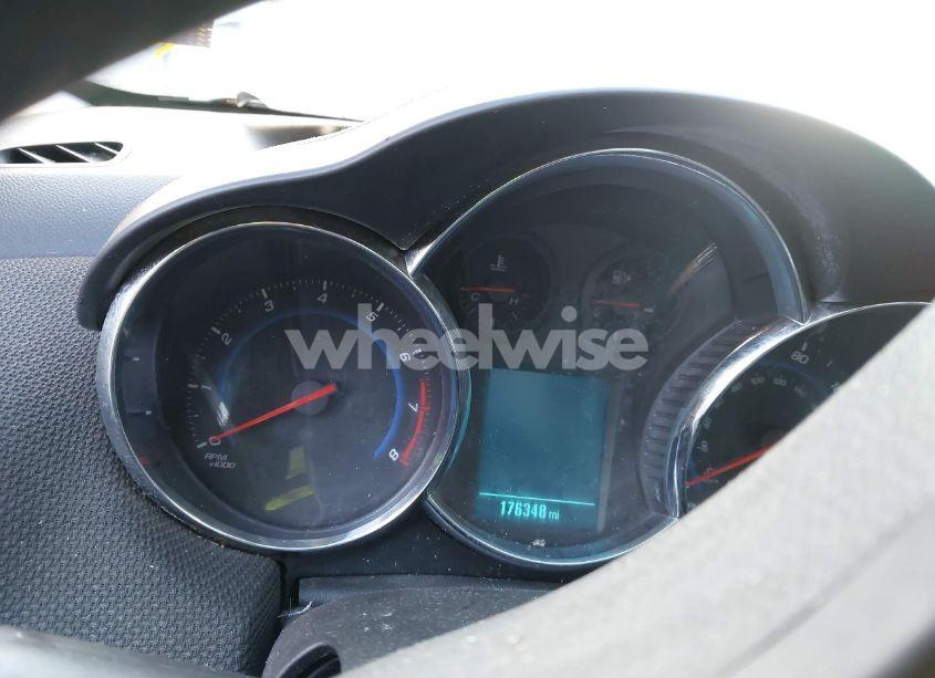 Photo 7 of 2015 Chevrolet Cruze 1LT AUTO (VIN 1G1PC5SB5F7253597)