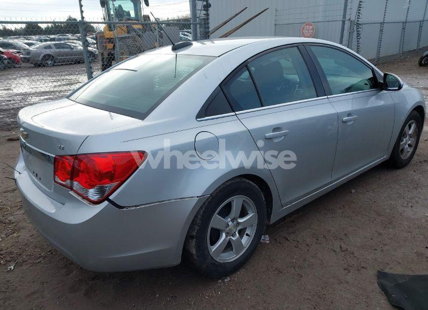 Photo 4 of 2015 Chevrolet Cruze 1LT AUTO (VIN 1G1PC5SB5F7255043)