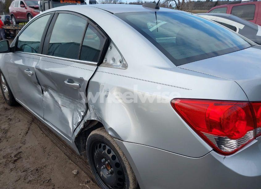 Photo 6 of 2015 Chevrolet Cruze 1LT AUTO (VIN 1G1PC5SB5F7255043)
