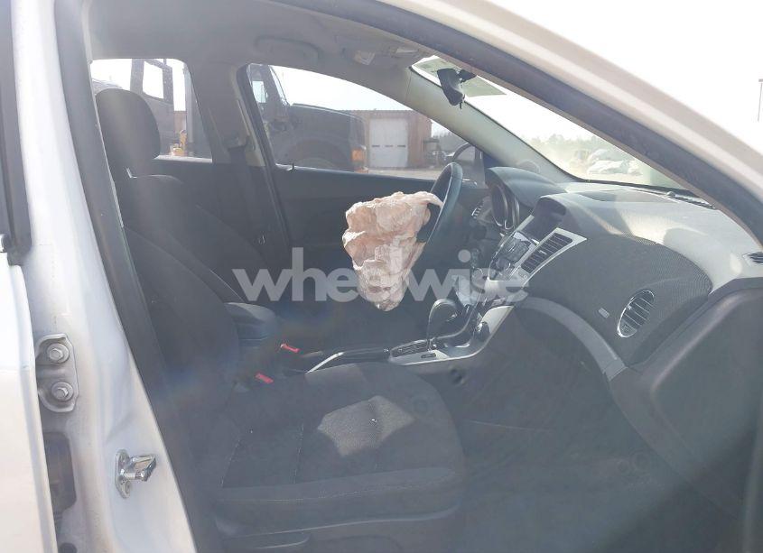 Photo 5 of 2015 Chevrolet Cruze 1LT AUTO (VIN 1G1PC5SB5F7298264)