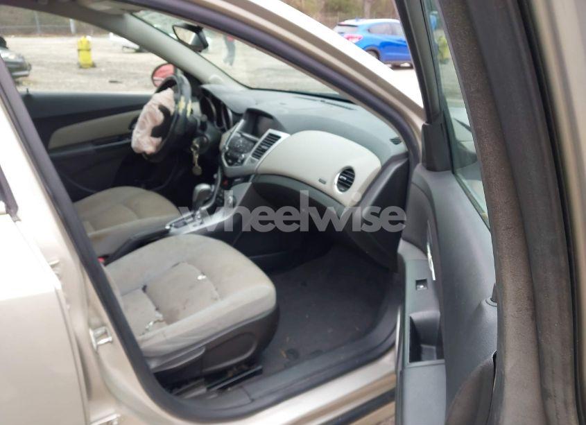 Photo 5 of 2013 Chevrolet Cruze 1LT AUTO (VIN 1G1PC5SB6D7158236)