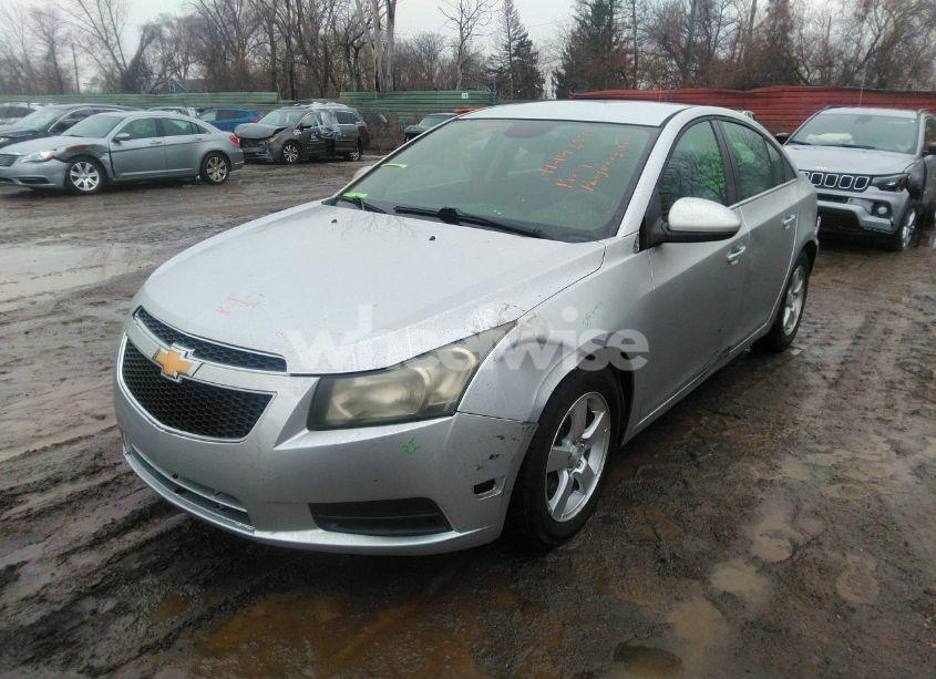 Photo 2 of 2013 Chevrolet Cruze 1LT AUTO (VIN 1G1PC5SB6D7169558)