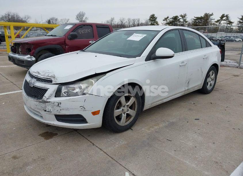 Photo 2 of 2013 Chevrolet Cruze 1LT AUTO (VIN 1G1PC5SB6D7195786)