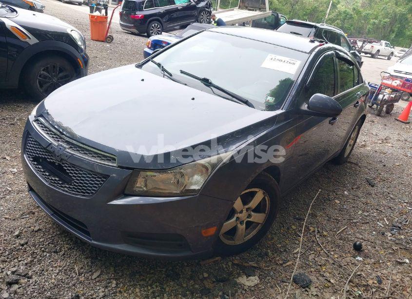 Photo 2 of 2013 Chevrolet Cruze 1LT AUTO (VIN 1G1PC5SB6D7248244)