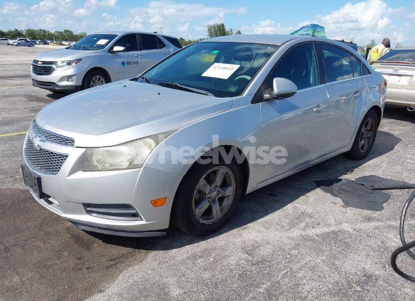 Photo 2 of 2013 Chevrolet Cruze 1LT AUTO (VIN 1G1PC5SB6D7287173)
