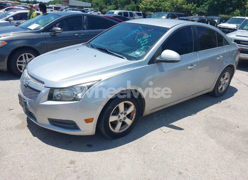 Photo 2 of 2013 Chevrolet Cruze 1LT AUTO (VIN 1G1PC5SB6D7321239)
