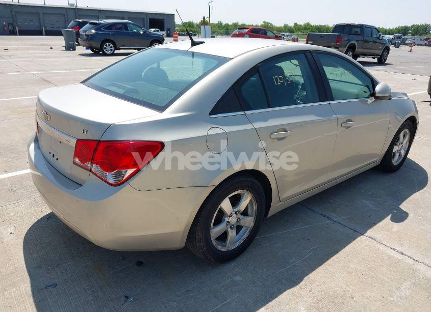 Photo 4 of 2014 Chevrolet Cruze 1LT AUTO (VIN 1G1PC5SB6E7196812)