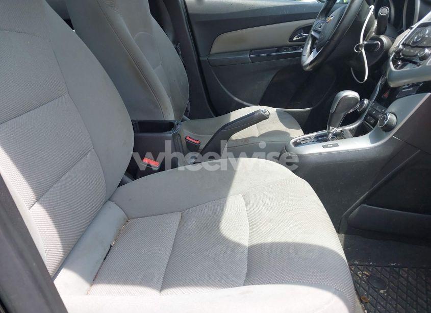 Photo 5 of 2014 Chevrolet Cruze 1LT AUTO (VIN 1G1PC5SB6E7226990)