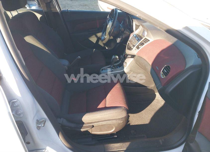 Photo 5 of 2014 Chevrolet Cruze 1LT AUTO (VIN 1G1PC5SB6E7252506)