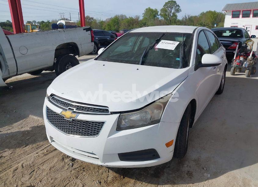 Photo 2 of 2014 Chevrolet Cruze 1LT AUTO (VIN 1G1PC5SB6E7272982)