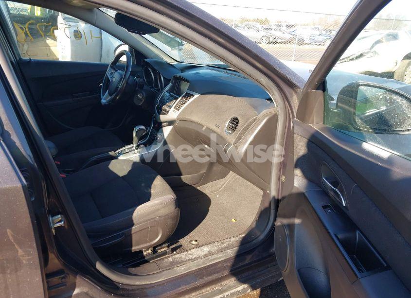 Photo 5 of 2014 Chevrolet Cruze 1LT AUTO (VIN 1G1PC5SB6E7287286)